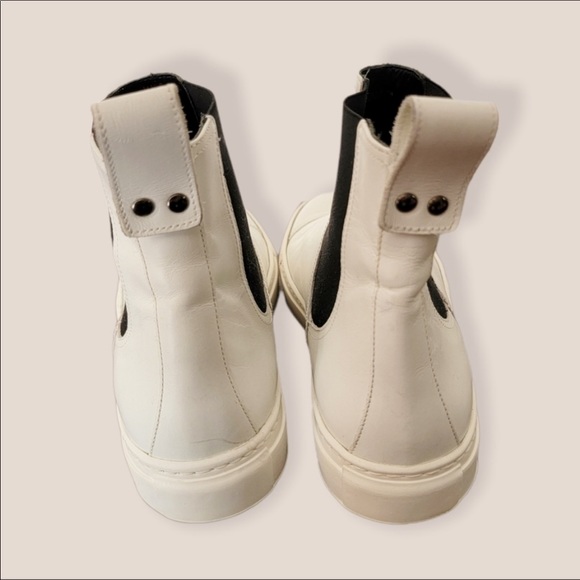 {{m.gemi}} White Chelsea Sneaker Boots - Picture 4 of 6